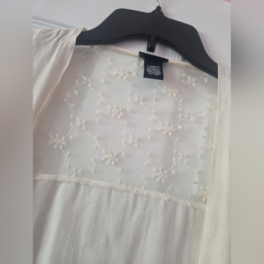 Elegant Cream Lace Kimono Cardigan Size XS - Picture 2 of 5